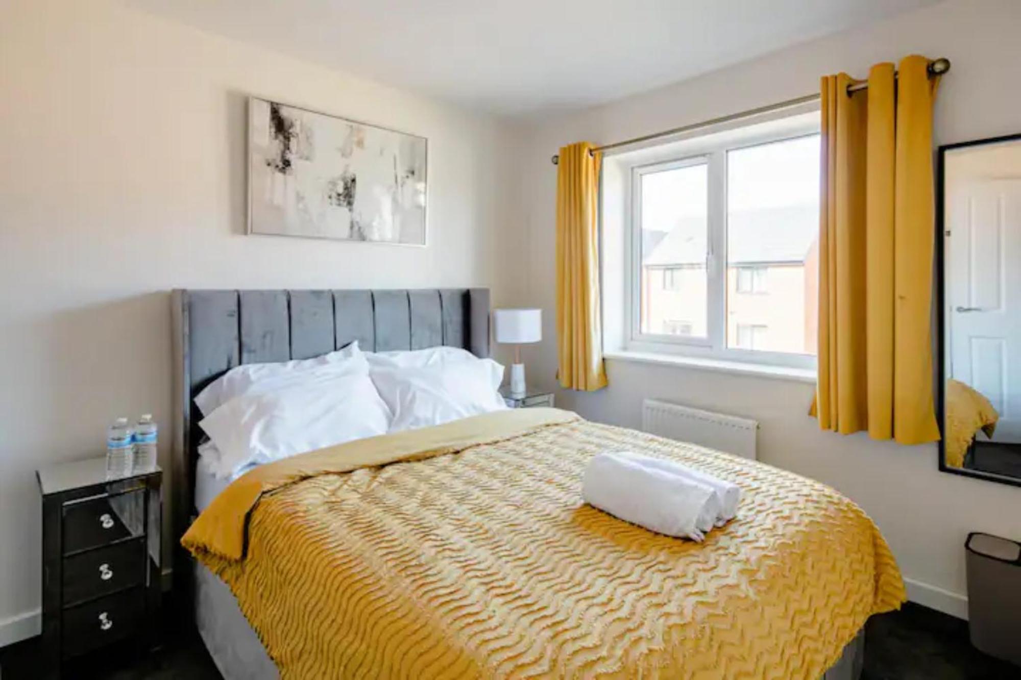 Stunning Private Room In A Home - Bathroom & Parking! Salford  Eksteriør bilde